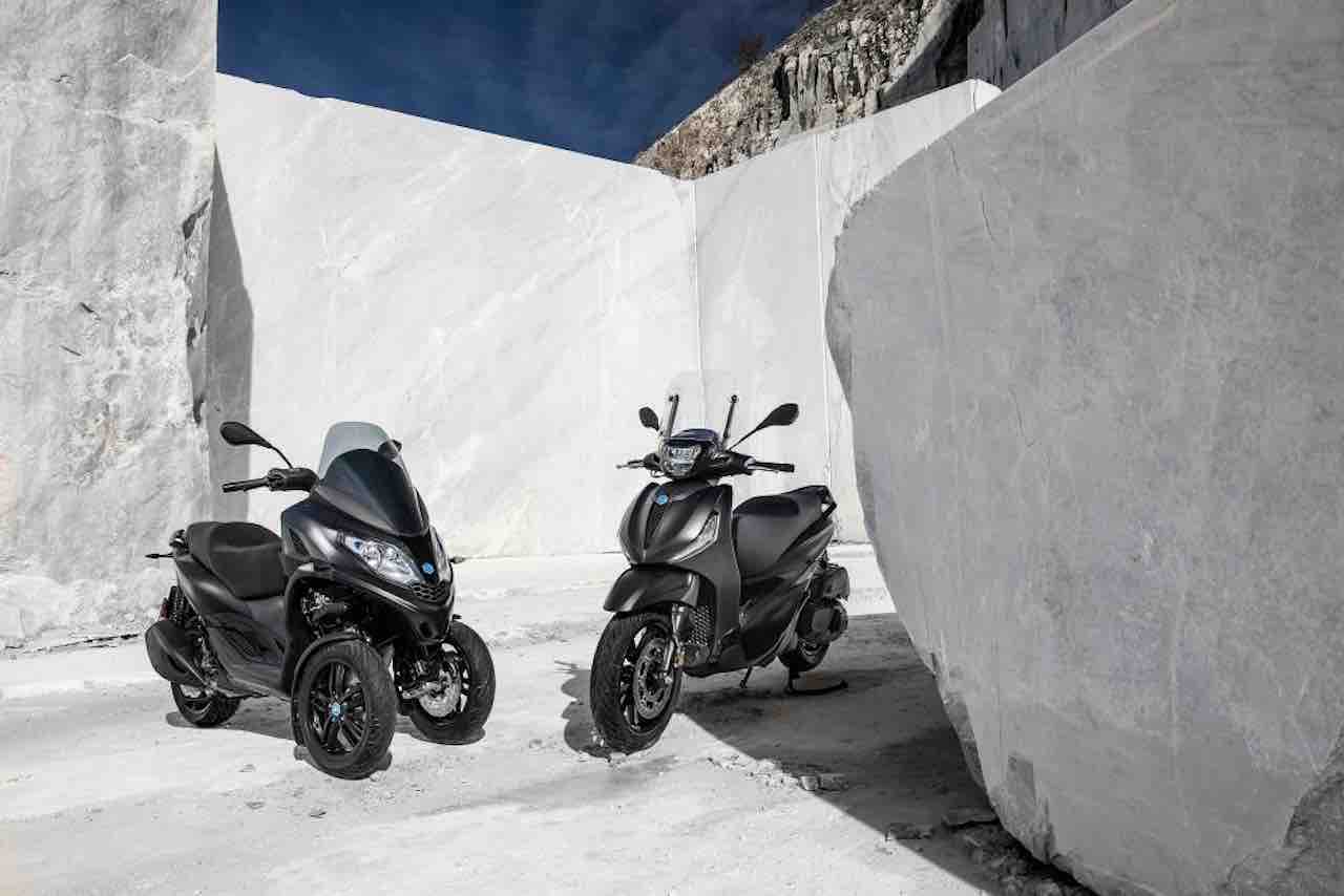 Piaggio Beverly e MP3 300 Deep Black, ecco le versioni 2023 thumbnail