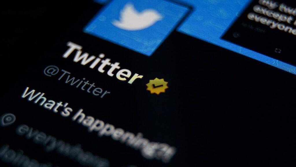 Twitter blaue Häkchen Prominente Todesfälle Verstorbene min