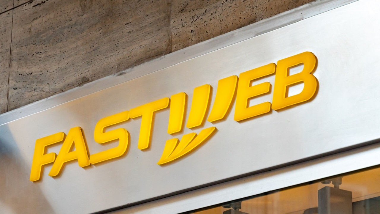 Fastweb lancia le SIM ecologiche, in plastica riciclata al 100% thumbnail