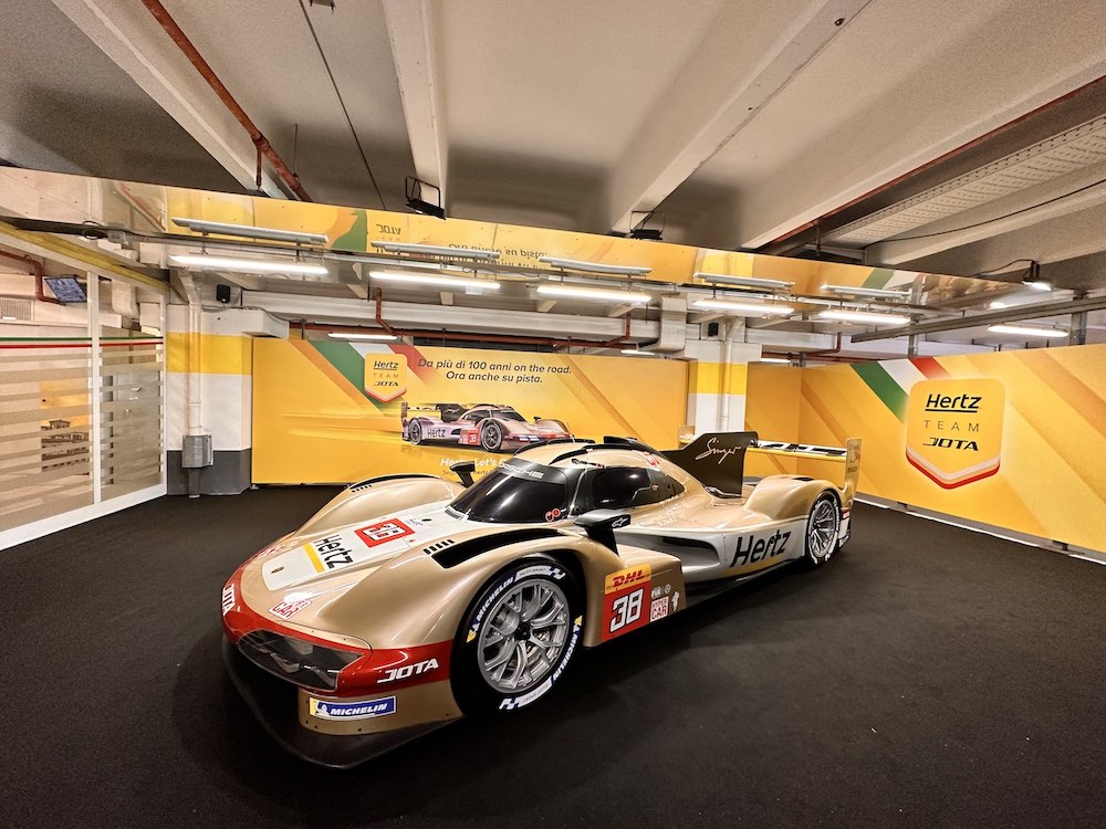 Der Porsche 963 LMDh des Hertz Team JOTA kommt in Rom Fiumicino an, Quelle aus der Pressestelle