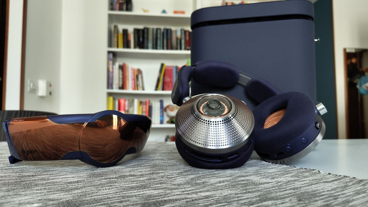 La recensione di Dyson Zone Absolute+, le cuffie con purificazione dell'aria thumbnail