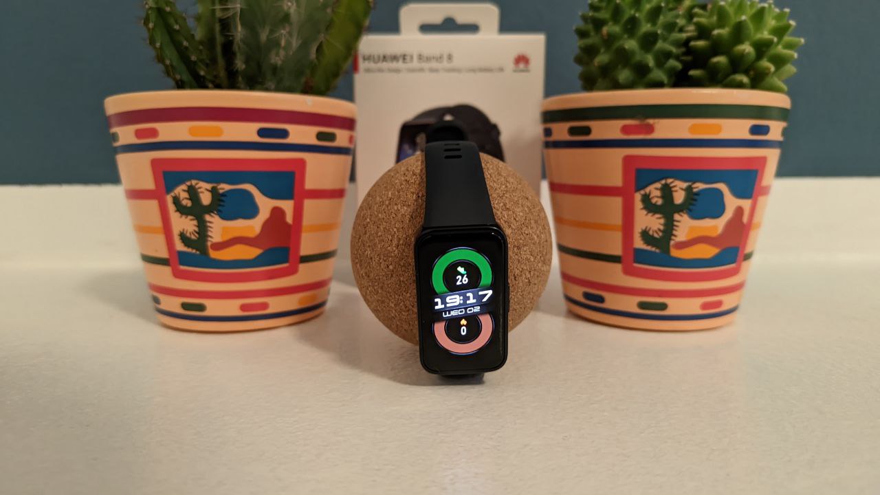 La recensione di Huawei Band 8, uno smartwatch concreto thumbnail