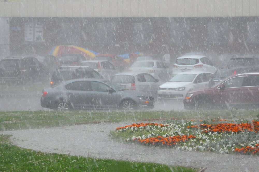 Autos und Hagel, alles, was Sie über Versicherungen und die Beantragung einer Rückerstattung wissen müssen, Quelle: DepositPhotos