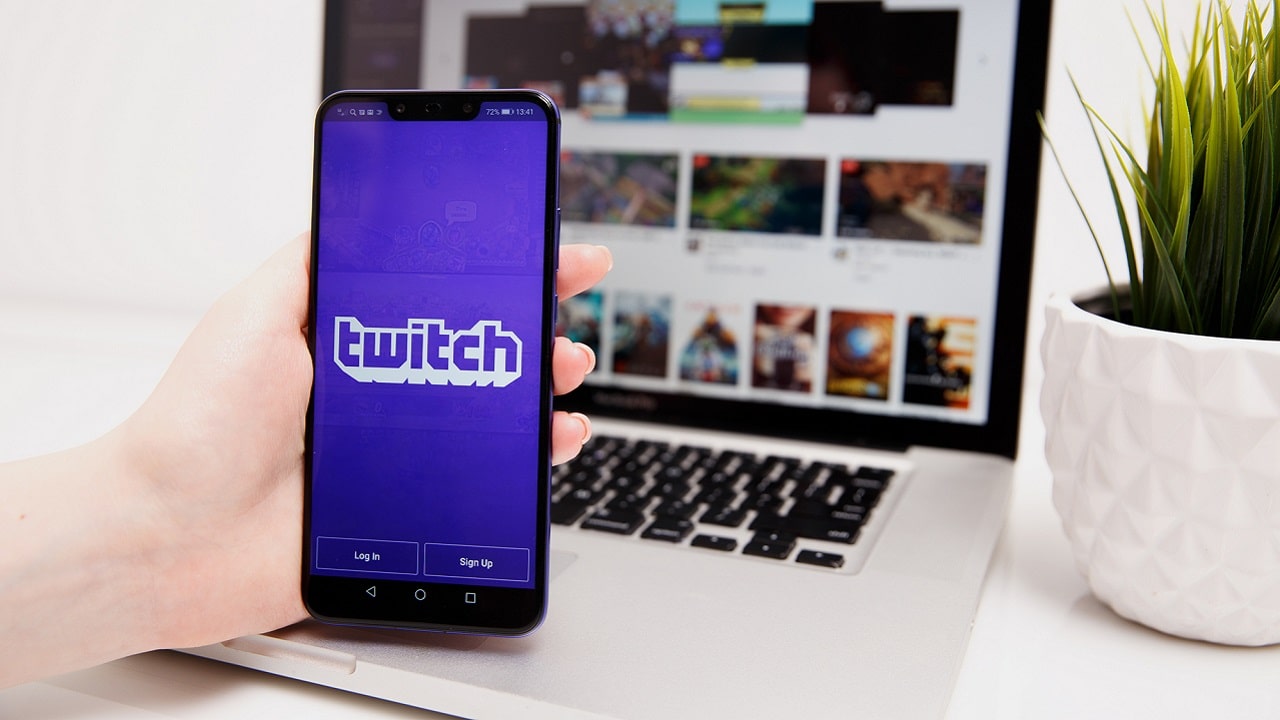 Twitch testa un feed verticale in stile TikTok thumbnail