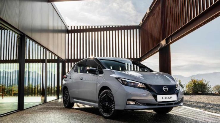 Nissan, compri un'elettrica e viaggi gratis per 10.000 km thumbnail