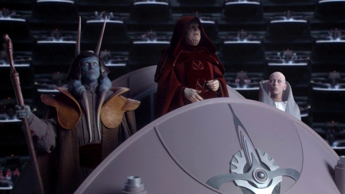 Palpatine spricht in Star Wars: Die Rache der Sith vor dem Senat.  Dieses Bild ist Teil eines Artikels über die Vietnamkrieg-Allegorie von Star Wars, erklärt