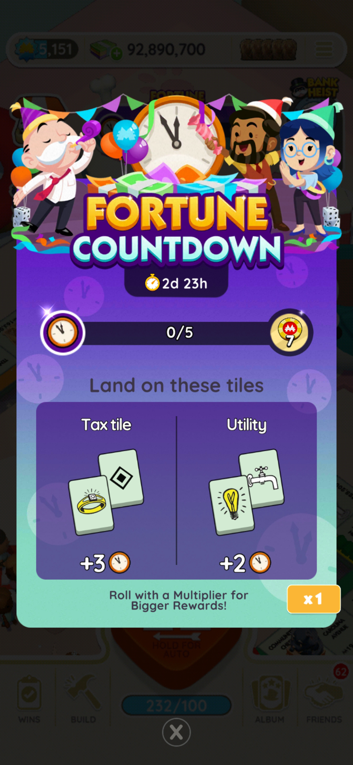 Ein Bild in Originalgröße für das Fortune Countdown-Event in Monopoly GO, das Mr. Monopoly beim Feiern mit einigen Freunden rund um eine riesige Uhr mit Streamern zeigt.  Das Bild ist Teil einer Liste aller Belohnungen und Meilensteine ​​im Fortune Countdown-Event in Monopoly GO.