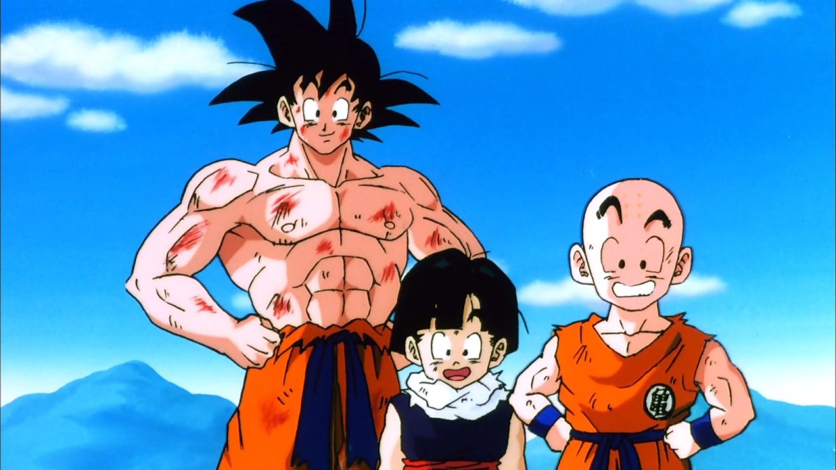 Goku, Krillin und Gohan stehen zusammen.  Dieses Bild ist Teil eines Artikels darüber, wie unterschiedlich Dragon Ball Z und Kai sind.